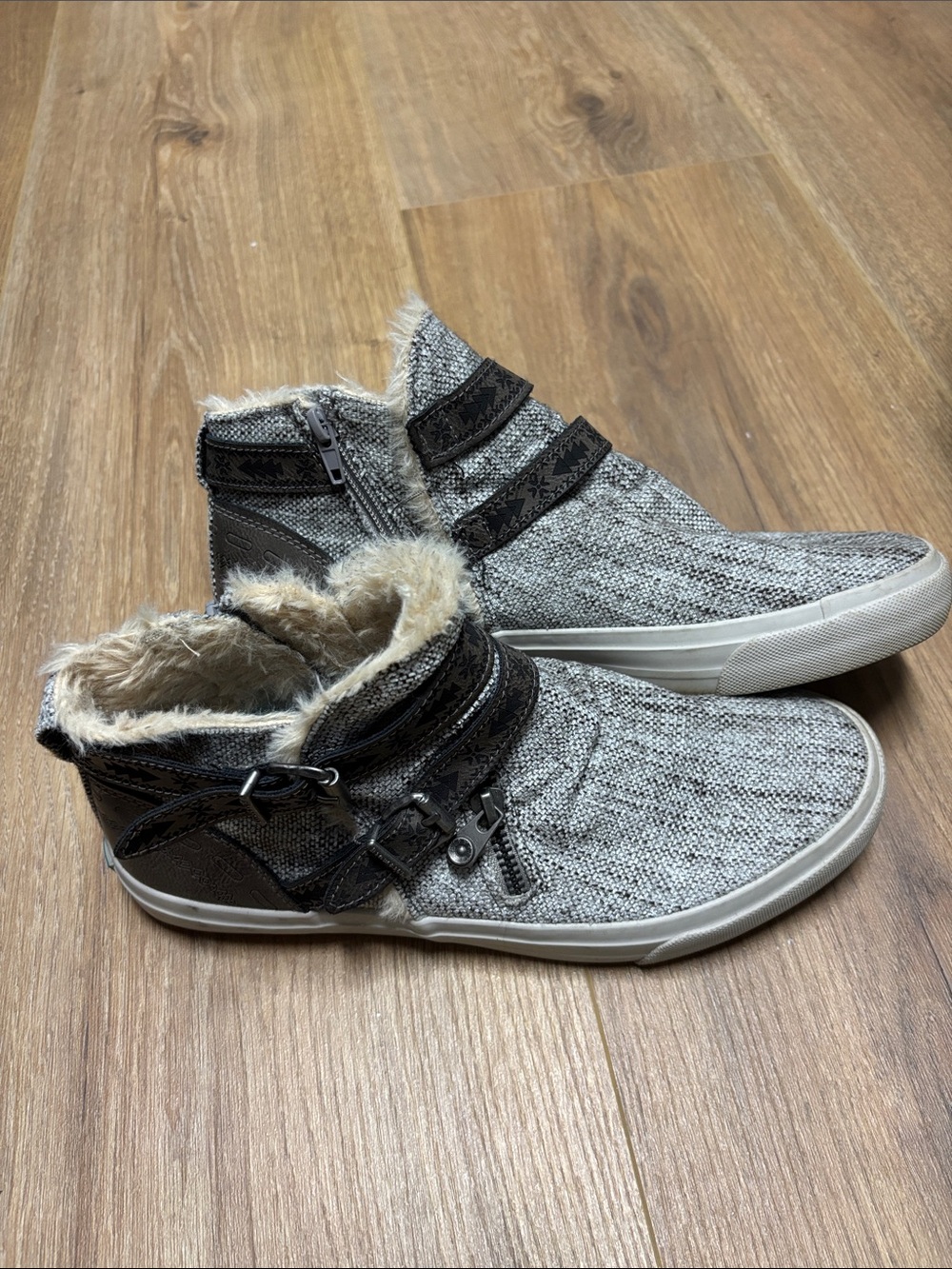 Cozy Faux-Fur Lined Women's High-Top Sneakers in Gray